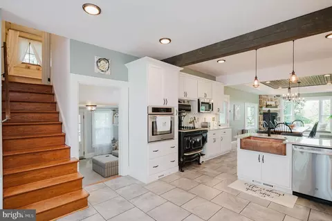 Entry Way - 2500 Rochelle Dr, Fallston, MD 21047 photo 6 of 15