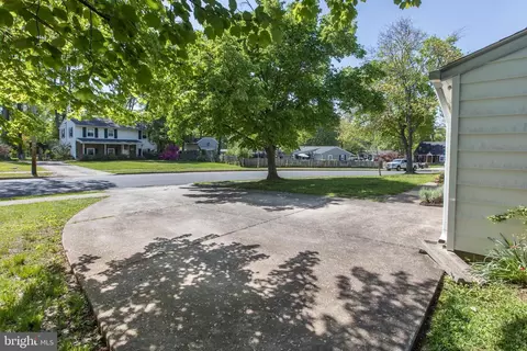 823 Bradley Rd, Joppa, MD 21085 photo 4