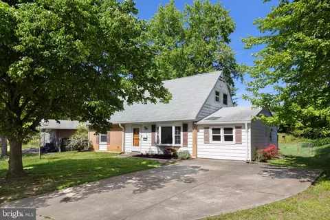823 Bradley Rd, Joppa, MD 21085 photo 2