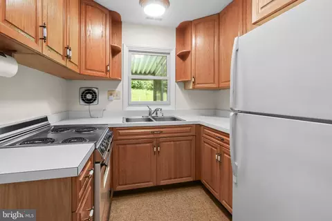 823 Bradley Rd, Joppa, MD 21085 photo 14