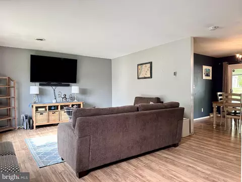 415 Bonham Rd, Joppa, MD 21085 photo 4