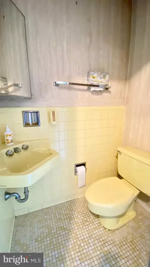 Bath - 514 Anchor Dr, Joppa, MD 21085 photo 1 of 3