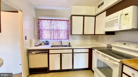 Kitchen - 514 Anchor Dr, Joppa, MD 21085 photo 2 of 2