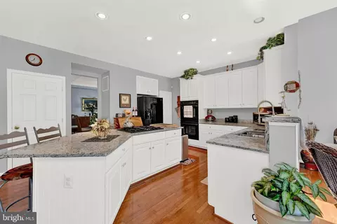 Kitchen - 417 Spry Island Rd, Joppa, MD 21085 photo 2 of 4
