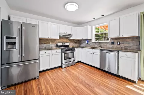 Kitchen - 3077 Ebbtide Dr, Edgewood, MD 21040 photo 2 of 3