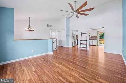 Living - 3077 Ebbtide Dr, Edgewood, MD 21040 photo 4 of 5