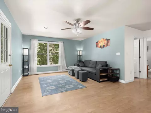 Living - 3303 Pritchett Ln, Fallston, MD 21047 photo 6 of 6