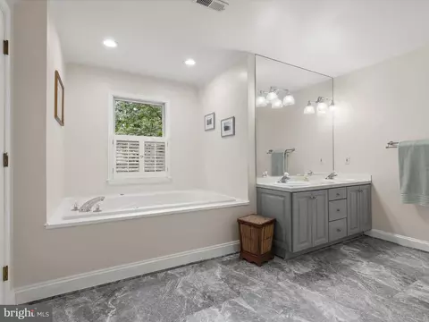Bath - 3303 Pritchett Ln, Fallston, MD 21047 photo 3 of 10