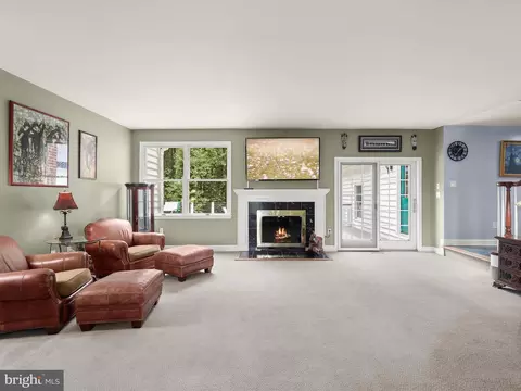 Living - 3303 Pritchett Ln, Fallston, MD 21047 photo 4 of 6