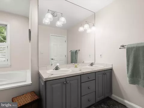 Bath - 3303 Pritchett Ln, Fallston, MD 21047 photo 4 of 10