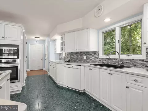 Entry Way - 3303 Pritchett Ln, Fallston, MD 21047 photo 3 of 5