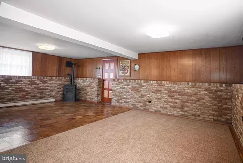 Living - 2402 Bluefield Cir, Joppa, MD 21085 photo 6 of 9