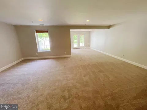 Living - 622 Berwick Ct, Abingdon, MD 21009 photo 8 of 11