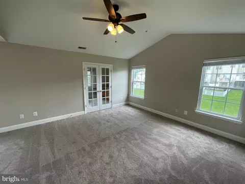 Living - 622 Berwick Ct, Abingdon, MD 21009 photo 7 of 11