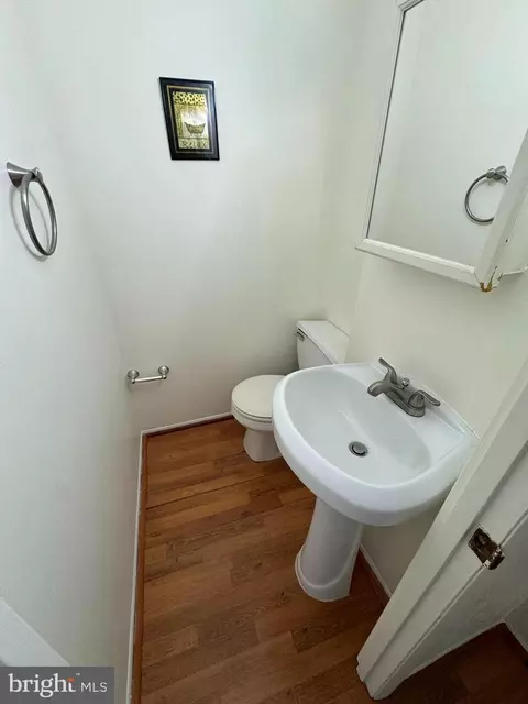 Bath - 1852 Simons Ct, Edgewood, MD 21040 photo 1 of 3