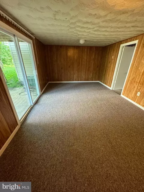 Living - 1852 Simons Ct, Edgewood, MD 21040 photo 3 of 3
