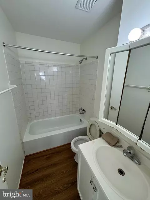 Bath - 1852 Simons Ct, Edgewood, MD 21040 photo 2 of 3