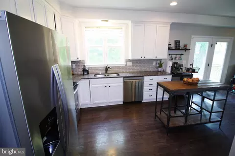 Entry Way - 2024 Singer Rd, Joppa, MD 21085 photo 5 of 8