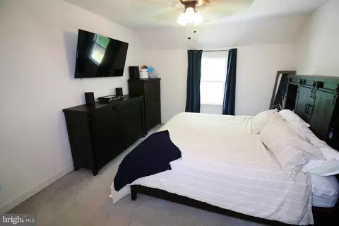 Bedroom - 2024 Singer Rd, Joppa, MD 21085 photo 4 of 12