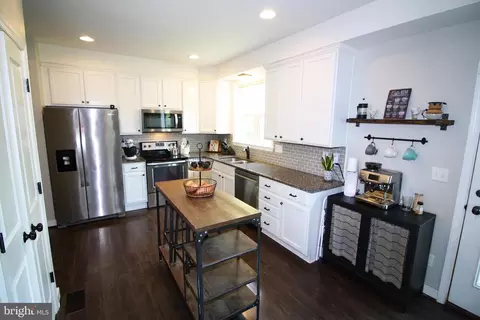 Kitchen - 2024 Singer Rd, Joppa, MD 21085 photo 2 of 2
