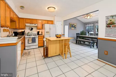 Kitchen - 520 Macintosh Cir, Joppa, MD 21085 photo 1 of 5