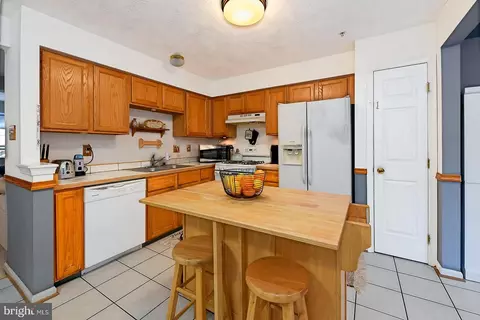 Kitchen - 520 Macintosh Cir, Joppa, MD 21085 photo 3 of 5