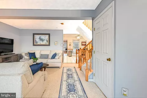 Entry Way - 520 Macintosh Cir, Joppa, MD 21085 photo 2 of 4
