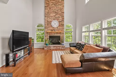 Living - 239 Spry Island Rd, Joppa, MD 21085 photo 2 of 3