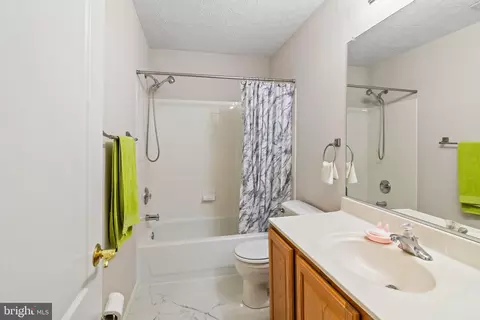 Bath - 239 Spry Island Rd, Joppa, MD 21085 photo 1 of 2