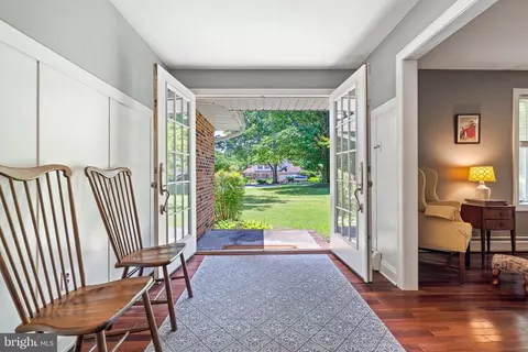 Entry Way - 3001 Suffolk Ln, Fallston, MD 21047 photo 1 of 2