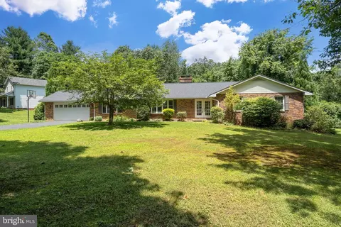 3001 Suffolk Ln, Fallston, MD 21047