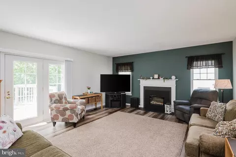 Living - 3104 Trellis Ln, Abingdon, MD 21009 photo 2 of 3