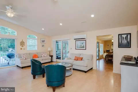 Living - 103 Beacon Point Ct, Joppa, MD 21085 photo 3 of 4