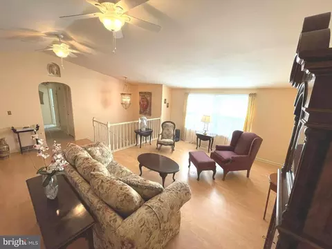 Living - 103 Beacon Point Ct, Joppa, MD 21085 photo 2 of 4