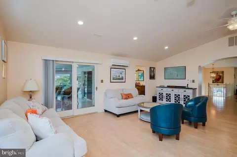 Living - 103 Beacon Point Ct, Joppa, MD 21085 photo 4 of 4