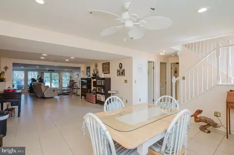 Entry Way - 103 Beacon Point Ct, Joppa, MD 21085 photo 2 of 2
