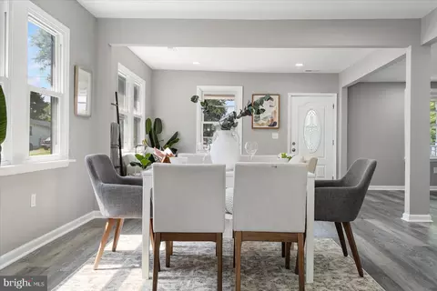 Dining - 2215 Pine St, Edgewood, MD 21040 photo 3 of 3