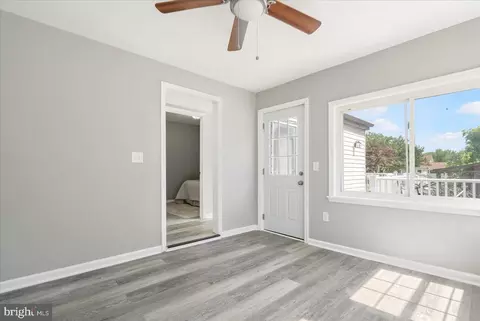 Entry Way - 2215 Pine St, Edgewood, MD 21040 photo 9 of 11