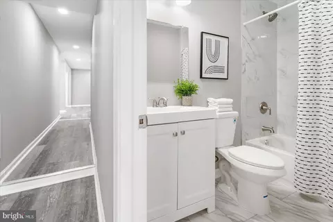 Entry Way - 2215 Pine St, Edgewood, MD 21040 photo 6 of 11