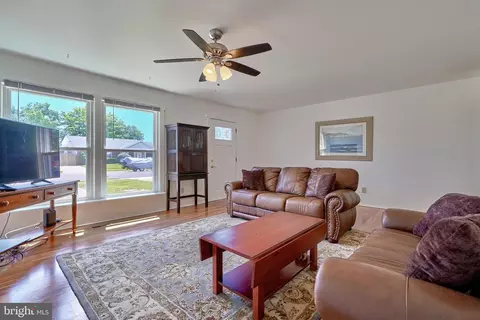 Living - 112 Driftwood Ct, Joppa, MD 21085 photo 1 of 1