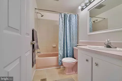 Bath - 112 Driftwood Ct, Joppa, MD 21085 photo 2 of 4