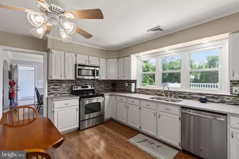 Kitchen - 103 Fidelity Dr, Fallston, MD 21047 photo 2 of 4