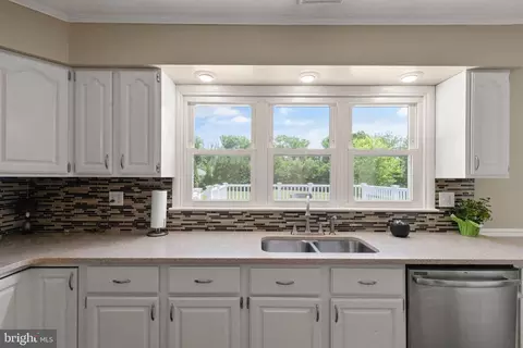 Kitchen - 103 Fidelity Dr, Fallston, MD 21047 photo 3 of 4