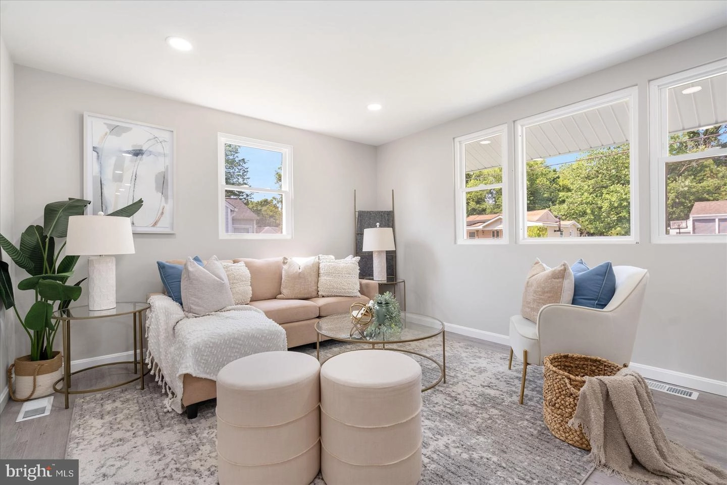 Living - 403 Oak St, Edgewood, MD 21040 photo 1 of 2