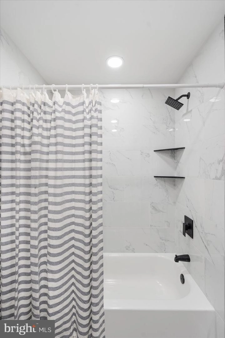 Bath - 403 Oak St, Edgewood, MD 21040 photo 2 of 3