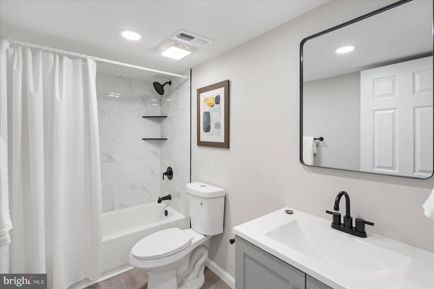 Bath - 403 Oak St, Edgewood, MD 21040 photo 3 of 3