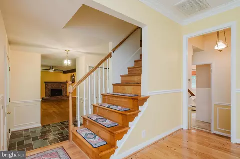 Entry Way - 2006 Pleasantwood Rd, Fallston, MD 21047 photo 4 of 9