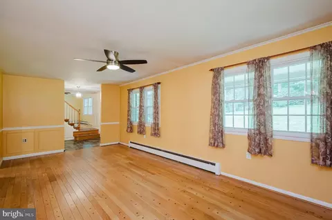 Living - 2006 Pleasantwood Rd, Fallston, MD 21047 photo 3 of 14