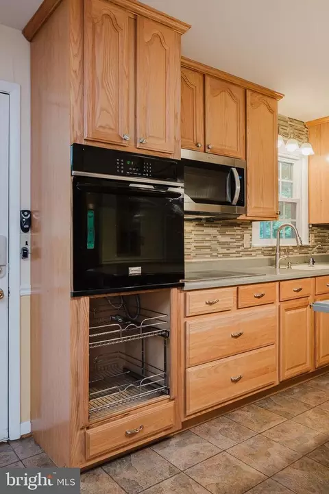 Kitchen - 2006 Pleasantwood Rd, Fallston, MD 21047 photo 7 of 8