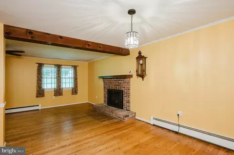 Living - 2006 Pleasantwood Rd, Fallston, MD 21047 photo 6 of 14